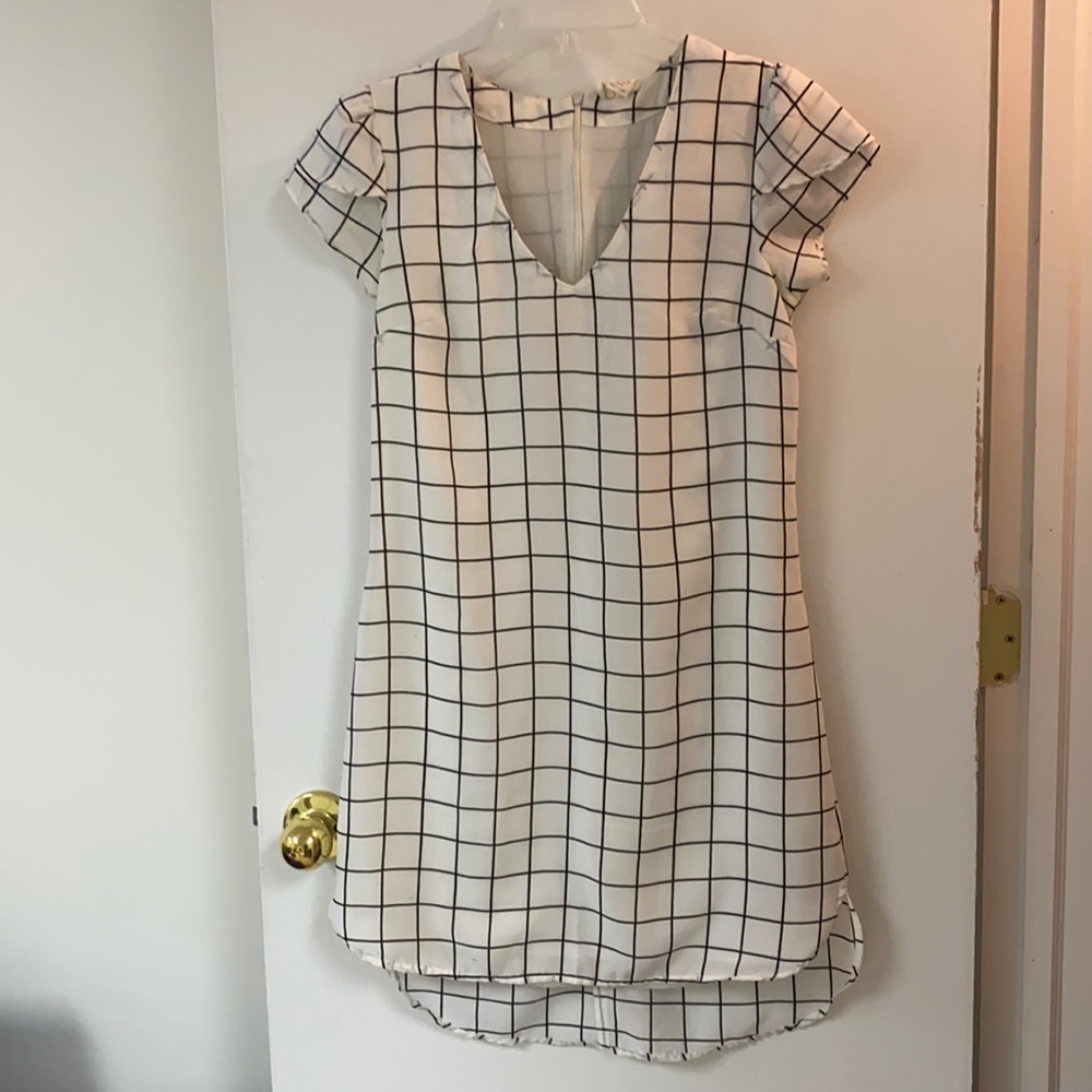 EUC black and white windowpane dress ❤️